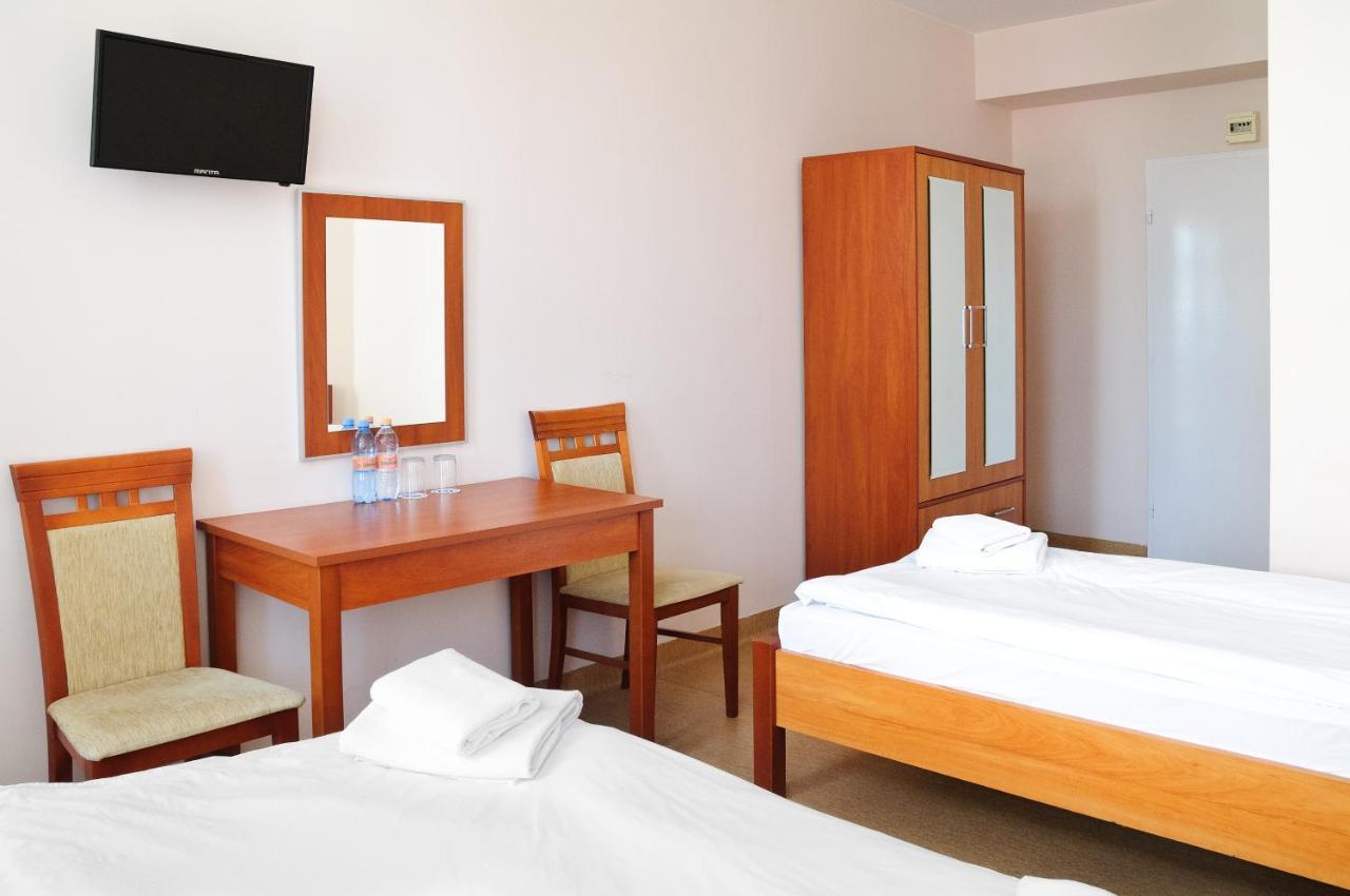 Baza Hotelowa Bobrowiecka 9 Varşovia Exterior foto