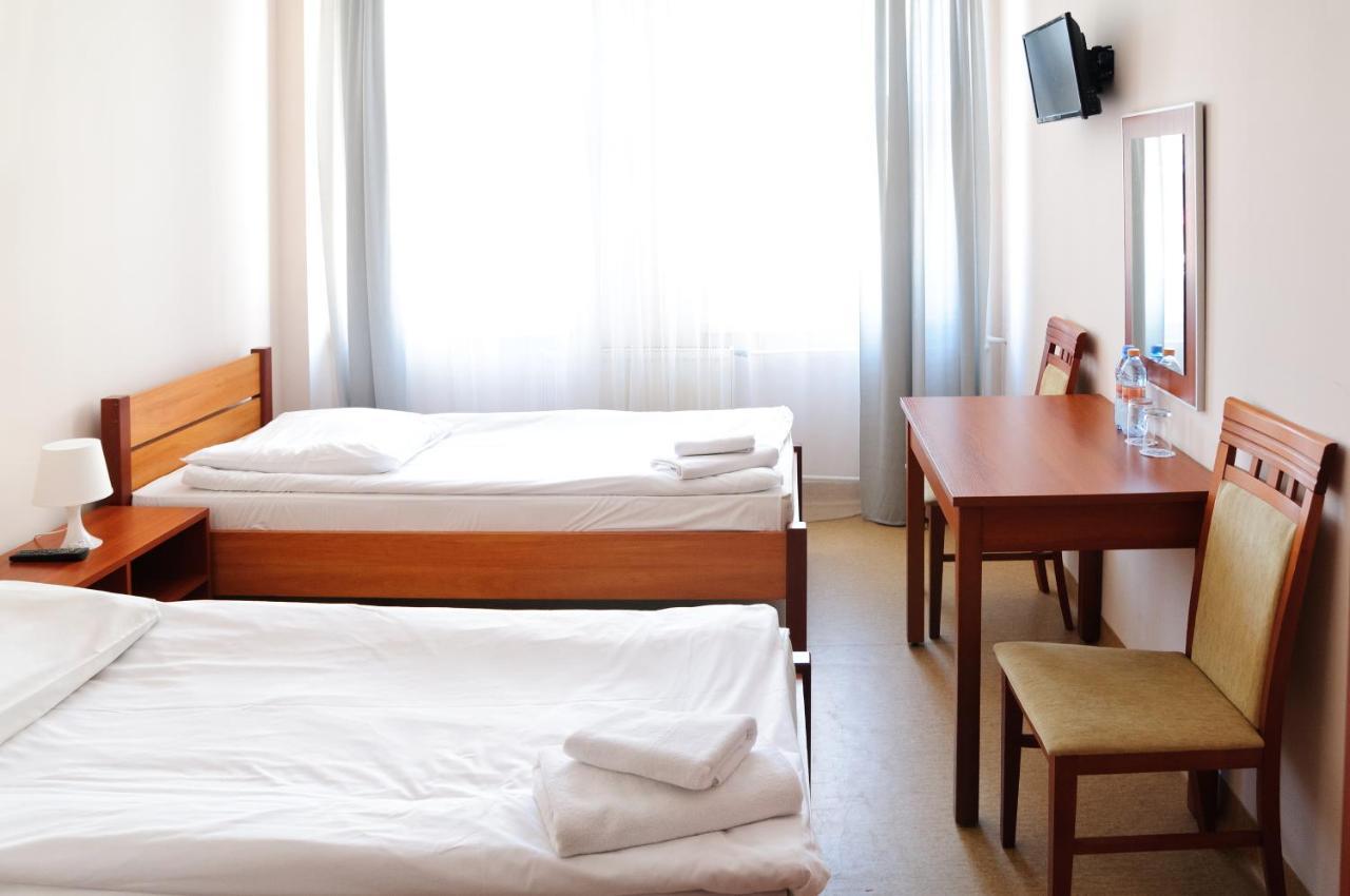 Baza Hotelowa Bobrowiecka 9 Varşovia Exterior foto