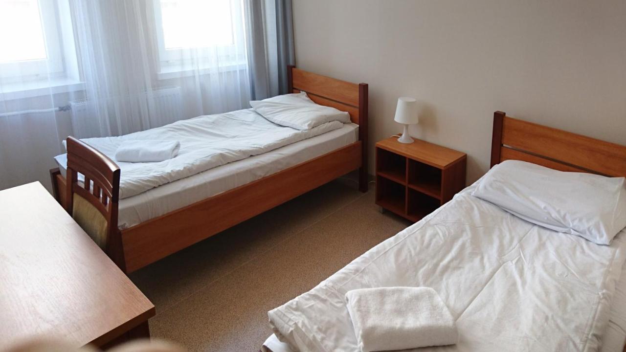 Baza Hotelowa Bobrowiecka 9 Varşovia Exterior foto