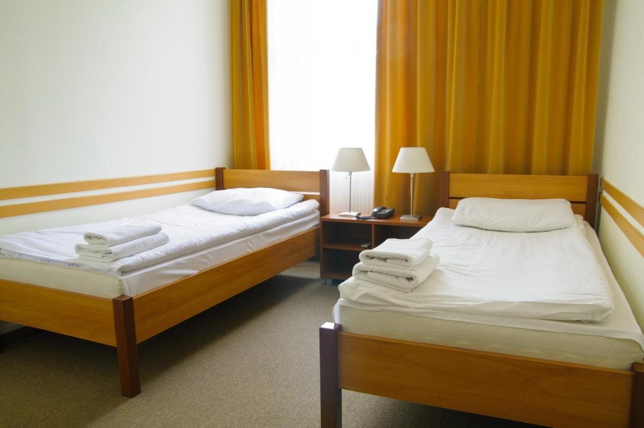 Baza Hotelowa Bobrowiecka 9 Varşovia Exterior foto