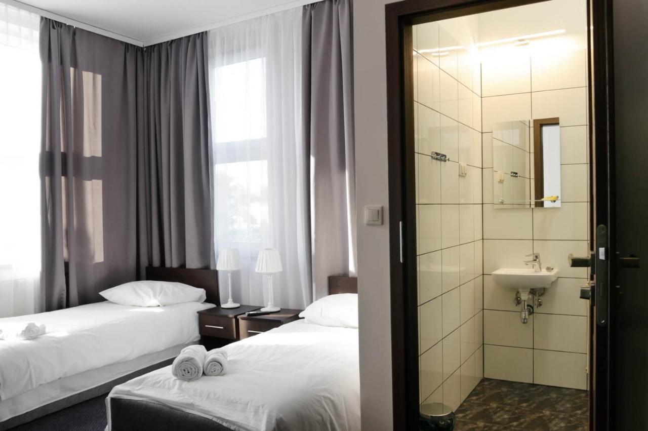 Baza Hotelowa Bobrowiecka 9 Varşovia Exterior foto