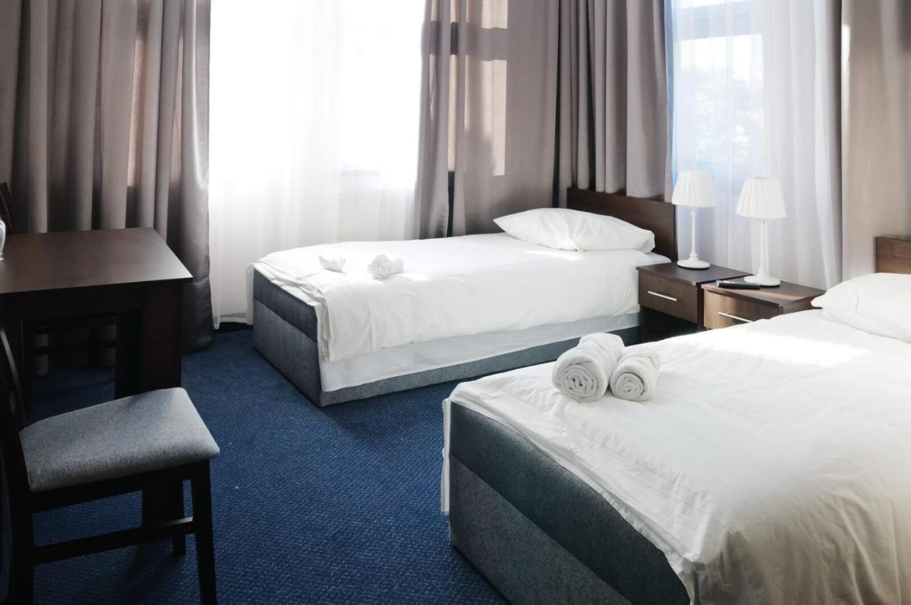 Baza Hotelowa Bobrowiecka 9 Varşovia Exterior foto
